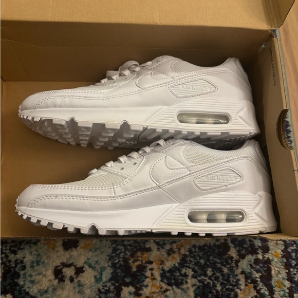 Nike Women’s Air Max 90 Sneakers in White Sizes 8.5 & 9 NWT - Picture 9 of 16